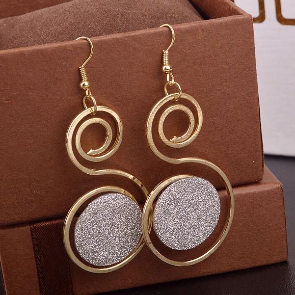 Gold Metal Detail Geometric Design Earrings
