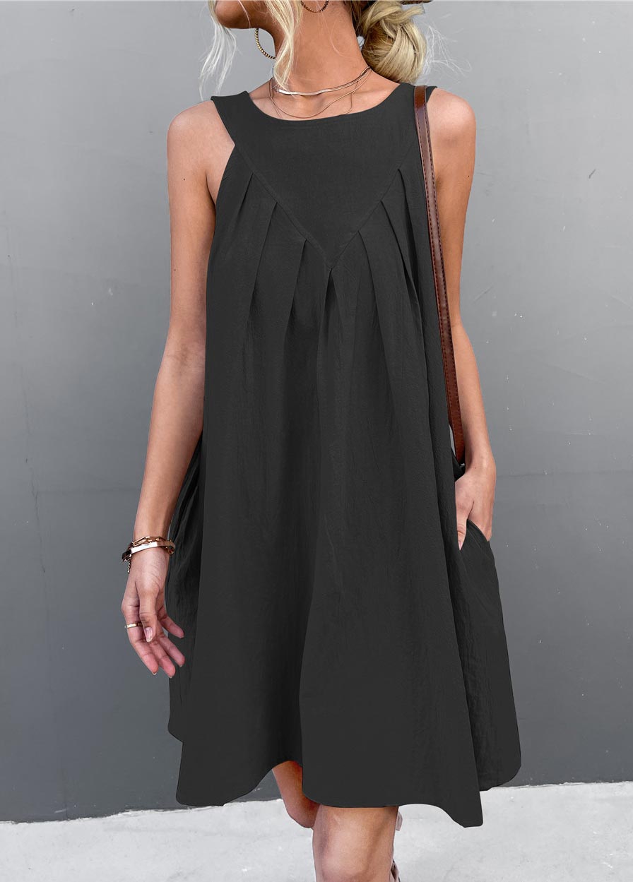 Pleated Design Black Round Neck Dress