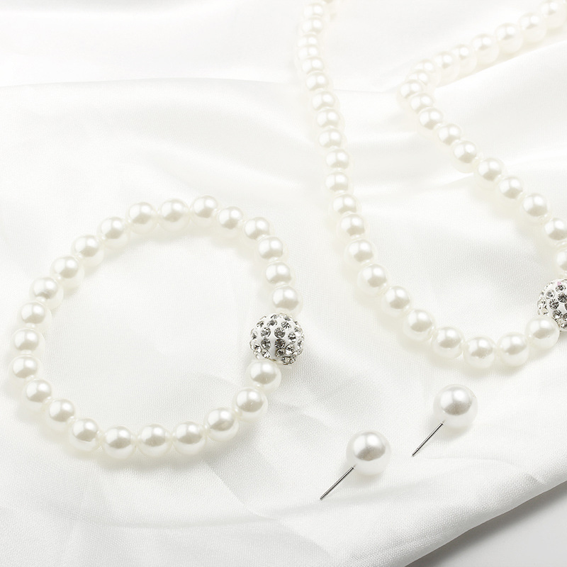 Pearl Design White Metal Detail Necklace Set
