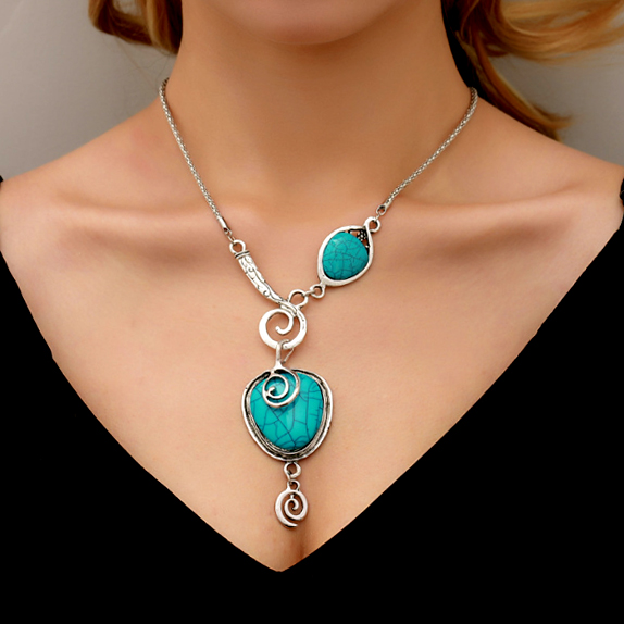 Turquoise Metal Detail Retro Design Necklace