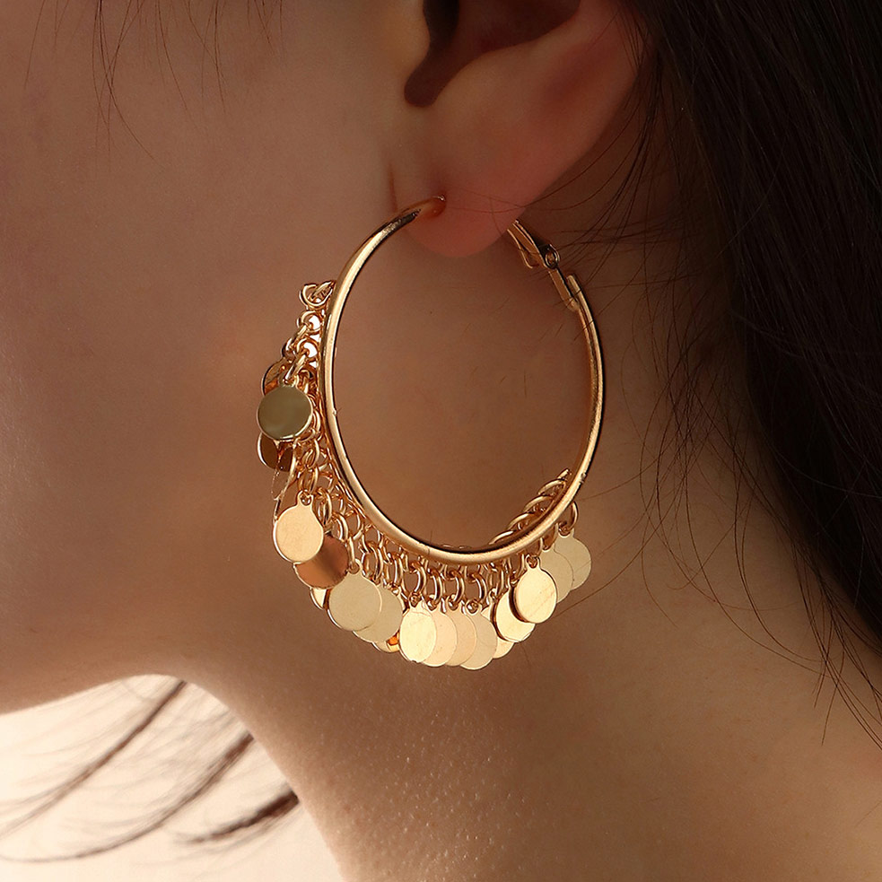Gold Metal Detail Tassel Design Earrings