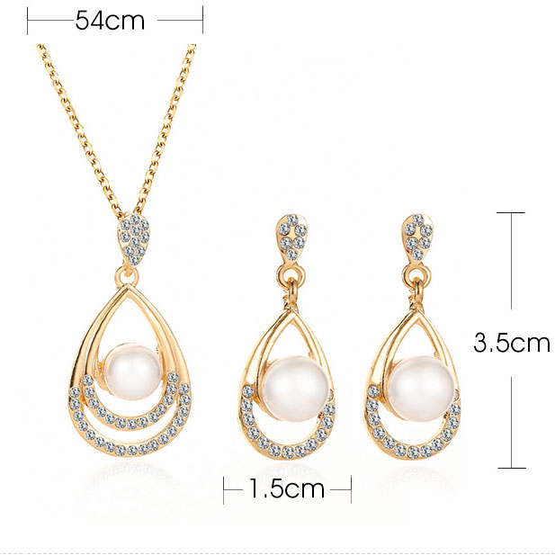 Pearl Design Rhinestone Detail Gold Necklace Set