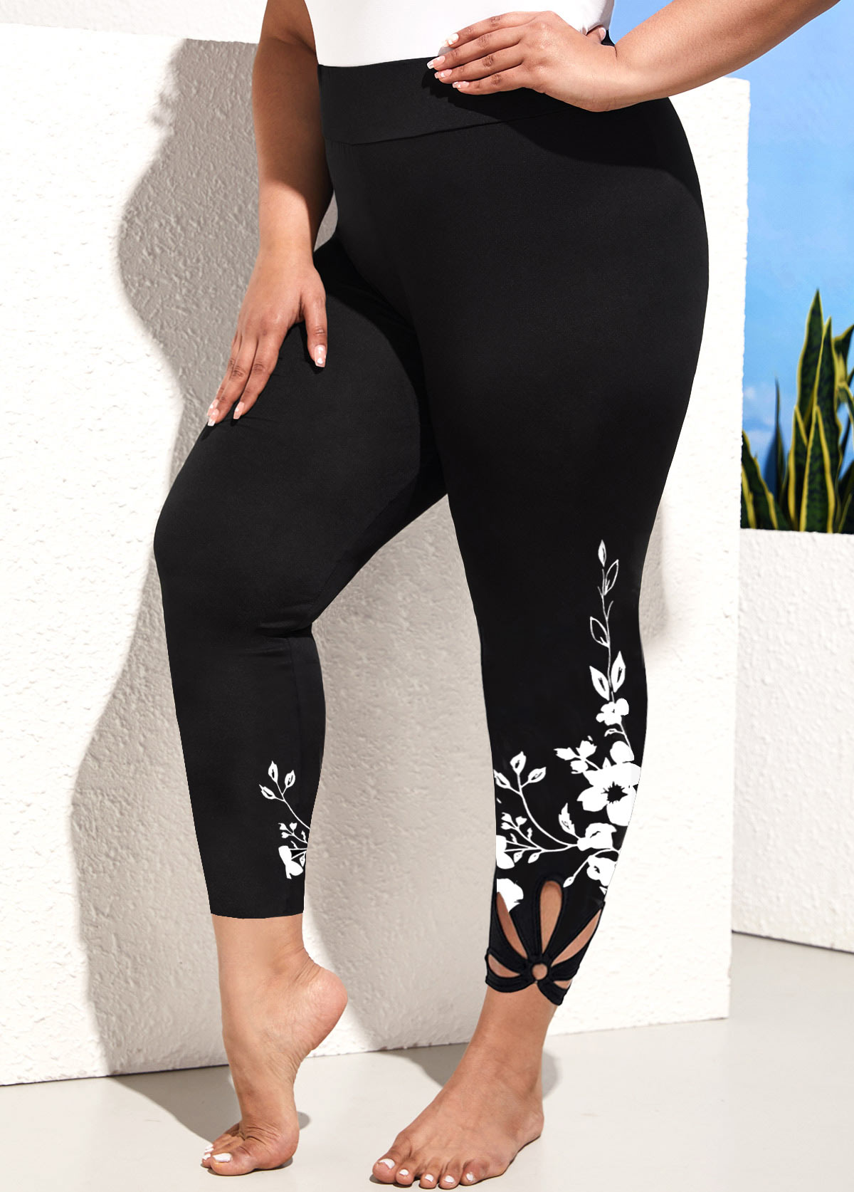 Plus Size Black Floral Print Petal Cutout Leggings