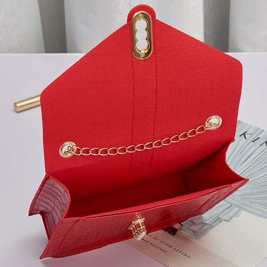 Red Turnlock Chains Design Shoulder Bag