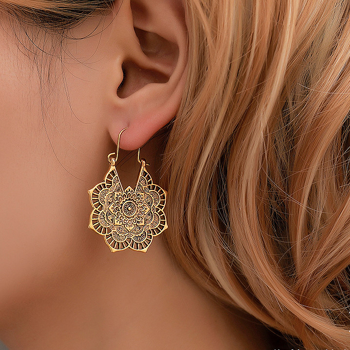 1 Pair Bohemian Floral Design Gold Earrings