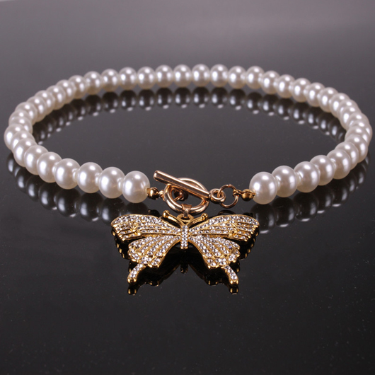 Gold Butterfly Detail Pearl Design Necklace