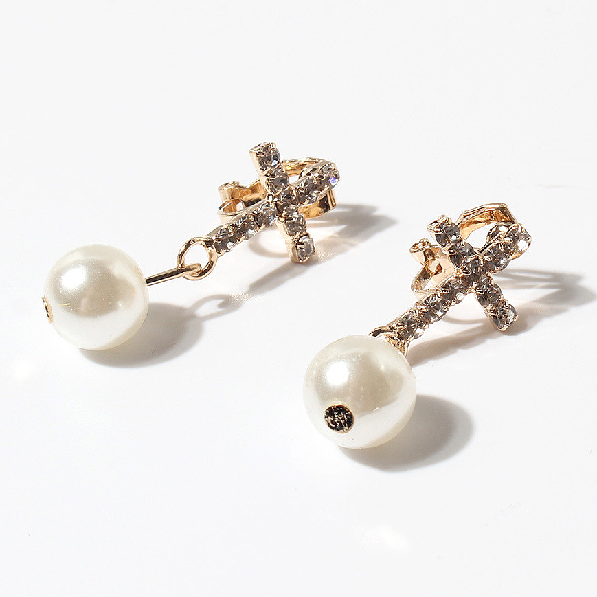 Silvery White Pearl Round Metal Earrings