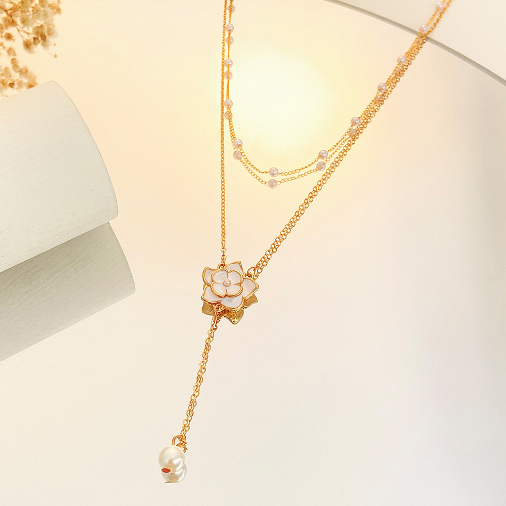 Golden Asymmetrical Design Flower Pearl Necklaces