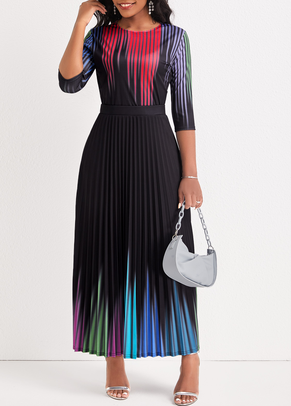 Black Pleated Ombre Round Neck Maxi Dress