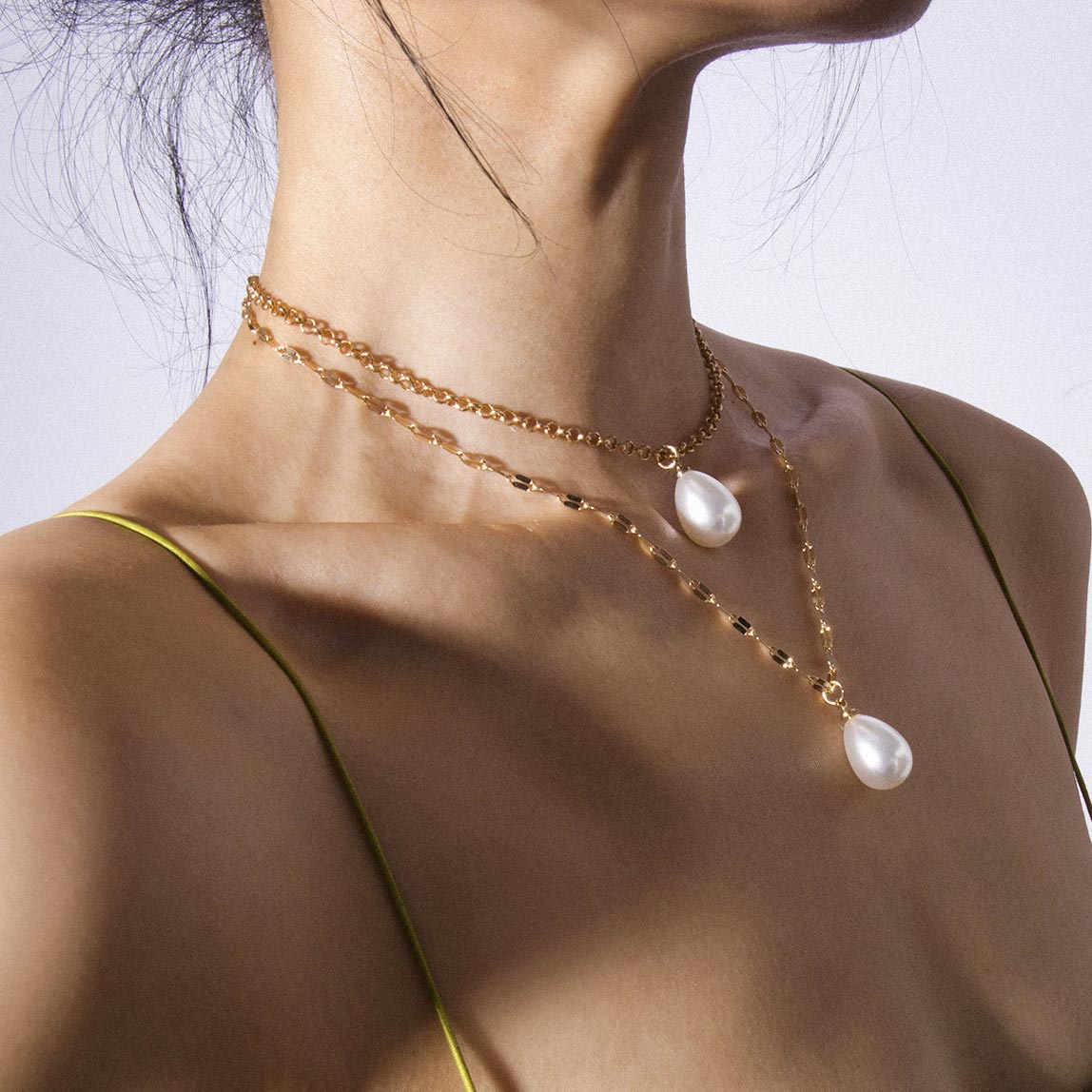 Gold Layered Pearl Metal Detail Necklace