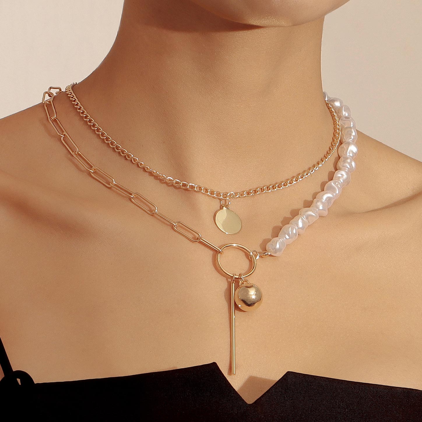 Gold Pearl Design Geometric Detail Necklace