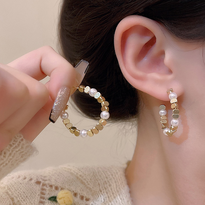 Geometric Pattern Pearl Detail Gold Round Earrings