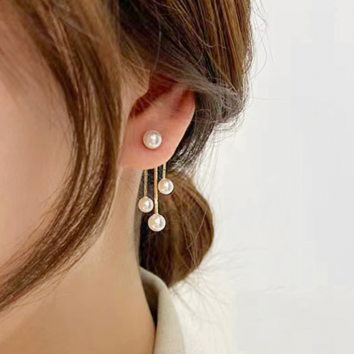 Geometric Pattern Pearl Detail White Earrings
