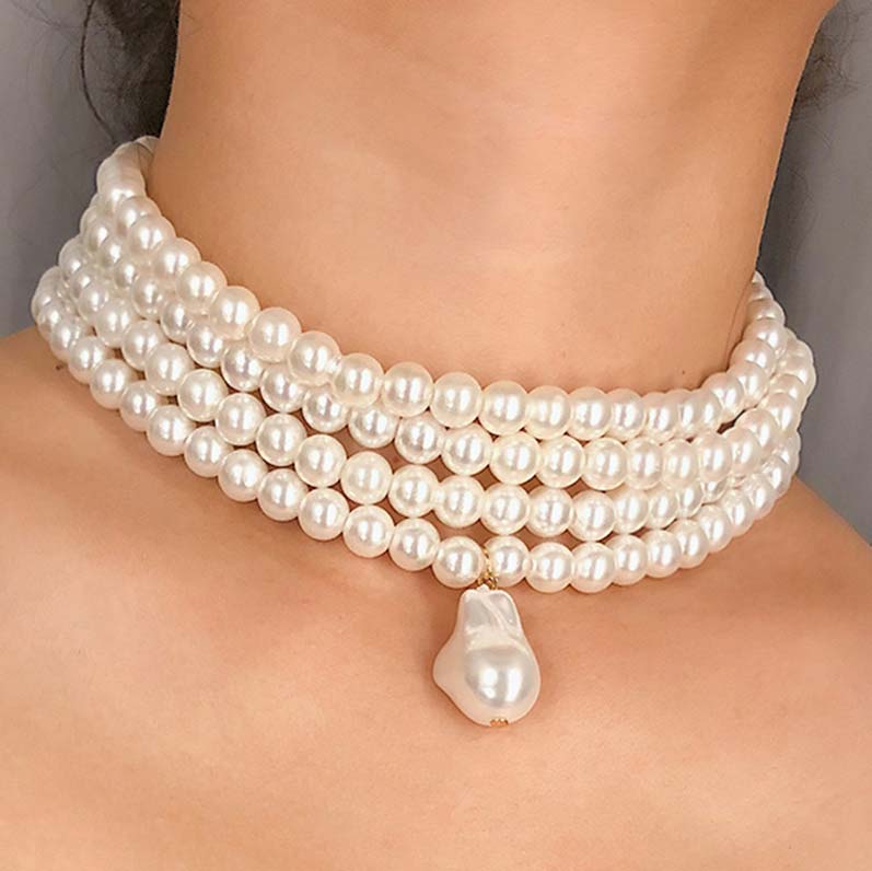 White Layered Deisgn Pearl Detail Necklace