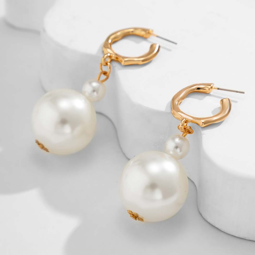 White Pearl Design Metal Ring Detail Earrings