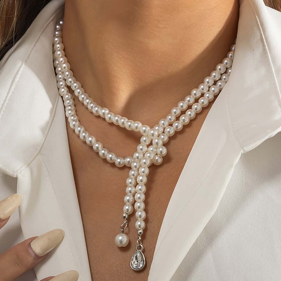 Pearl Detail Geometric Pattern White Necklace