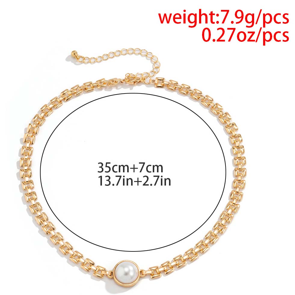Gold Alloy Detail Retro Pearl Design Necklace