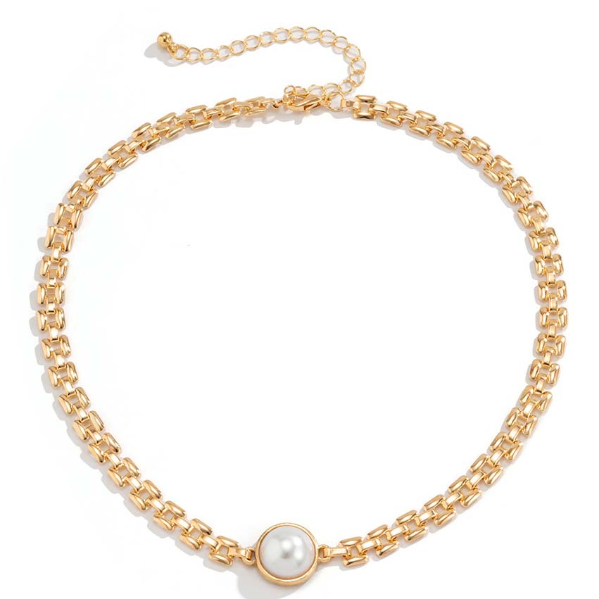 Gold Alloy Detail Retro Pearl Design Necklace
