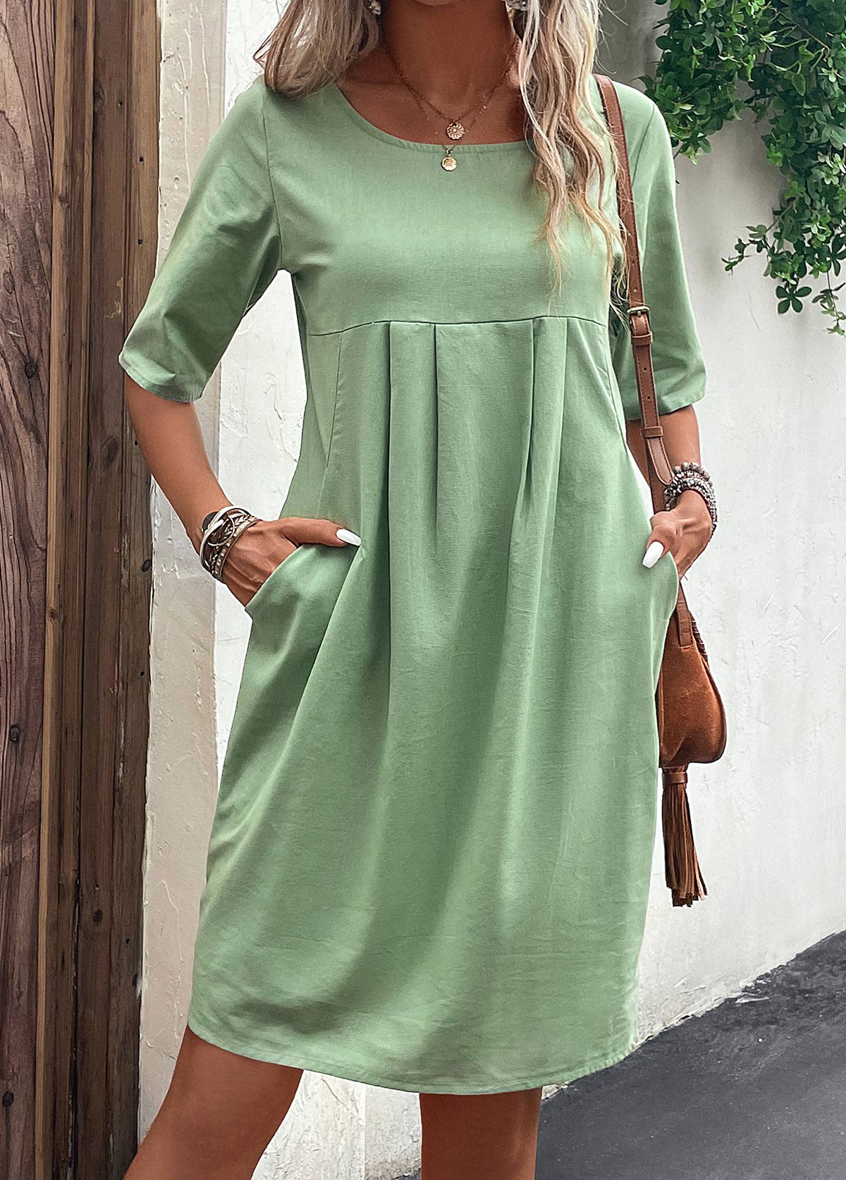 Green Pocket Half Sleeve Shift Dress