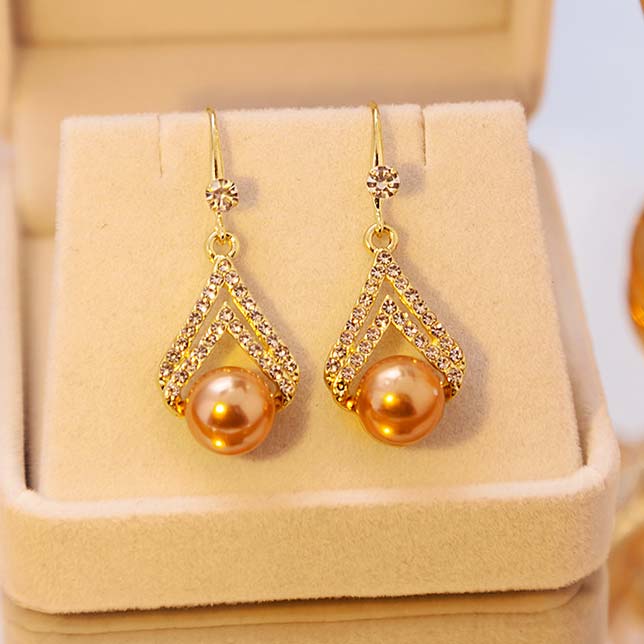 Gold Pearl Rhinestone Design Geometric Earrings