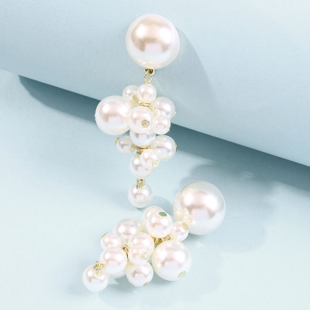 White Pearl Design Grape Detail Earrings