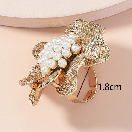 Champagne Floral Detail Pearl Design Ring