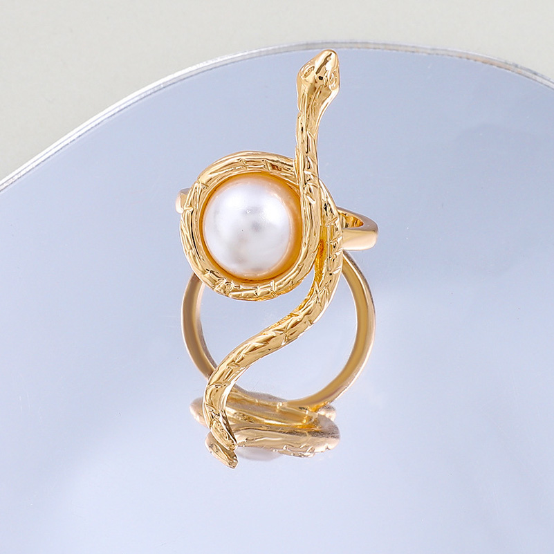 Gold Metal Snake Design Pearl Ring