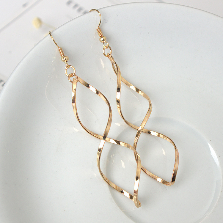 Golden Asymmetrical Twist Design Metal Detail Earrings | picture 