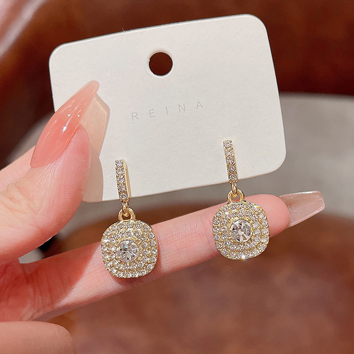 Gold Rhinestone Design Shinning Circular Earrings