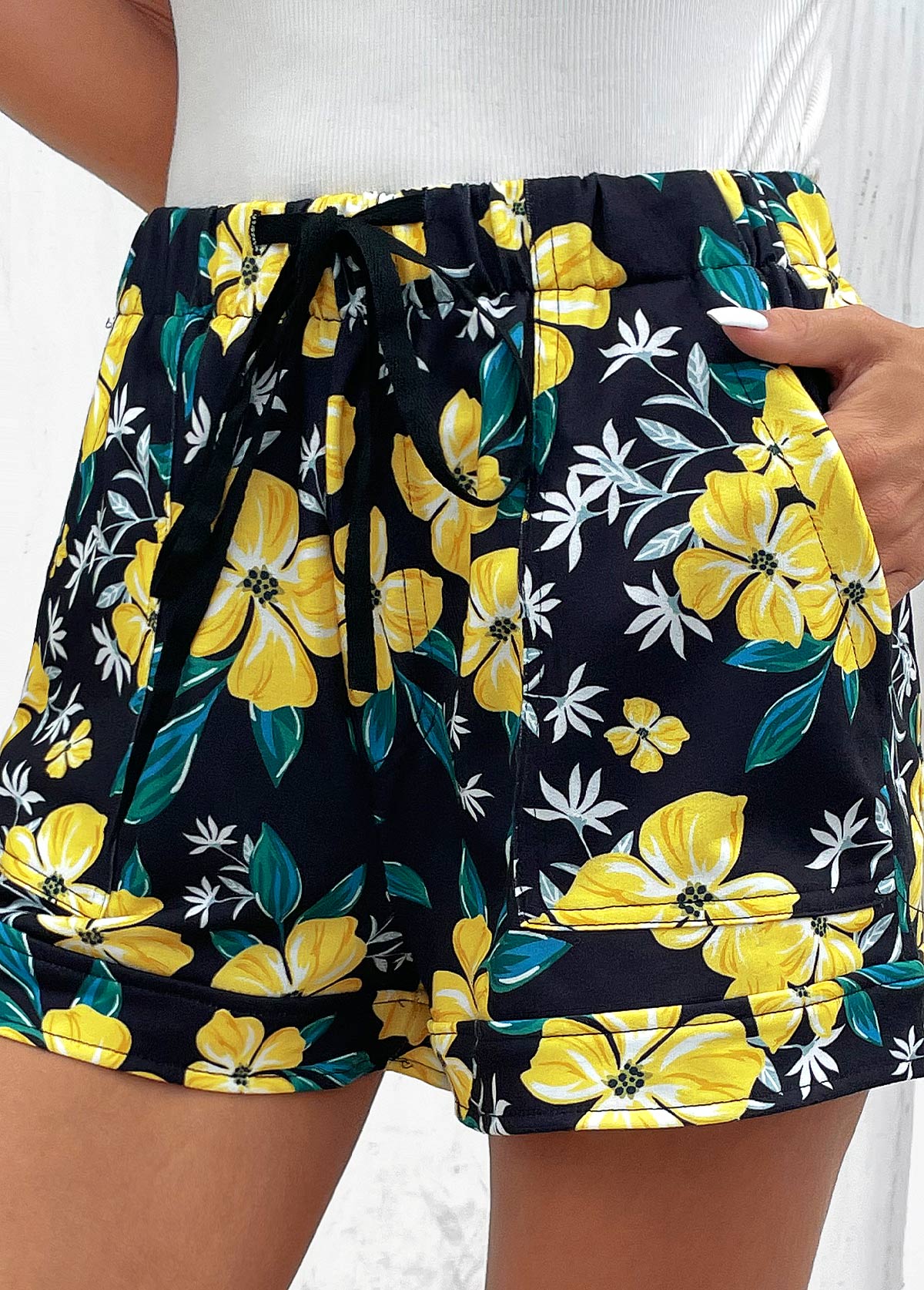 Multi Color Pocket Floral Print Regular Shorts