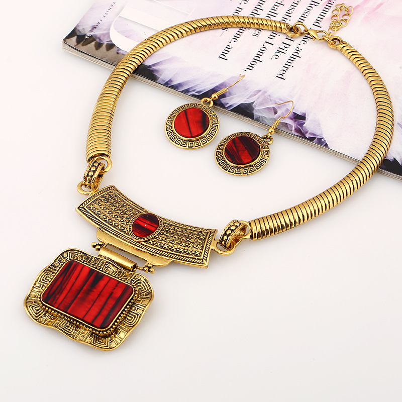 Gold Retro Geometric Design Necklace and Earrings