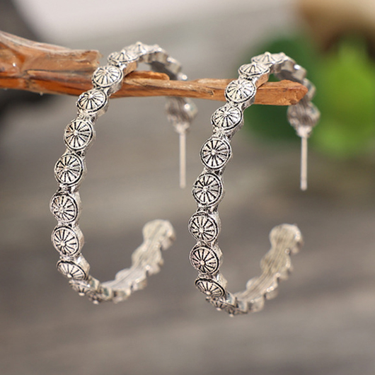 Silver Round Vintage Detail Alloy Earrings
