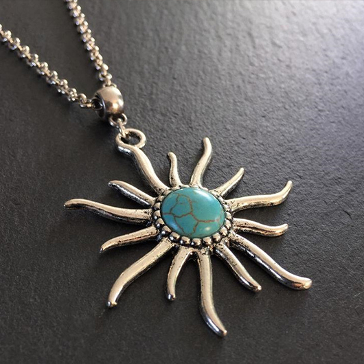 Alloy Detail Sun Design Cyan Necklace