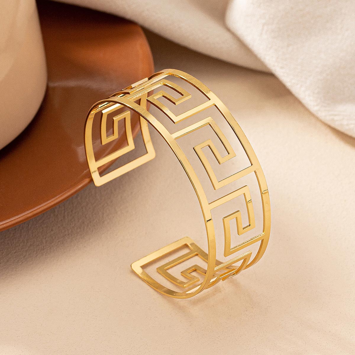 Gold Greek Key Round Alloy Bangle | picture 