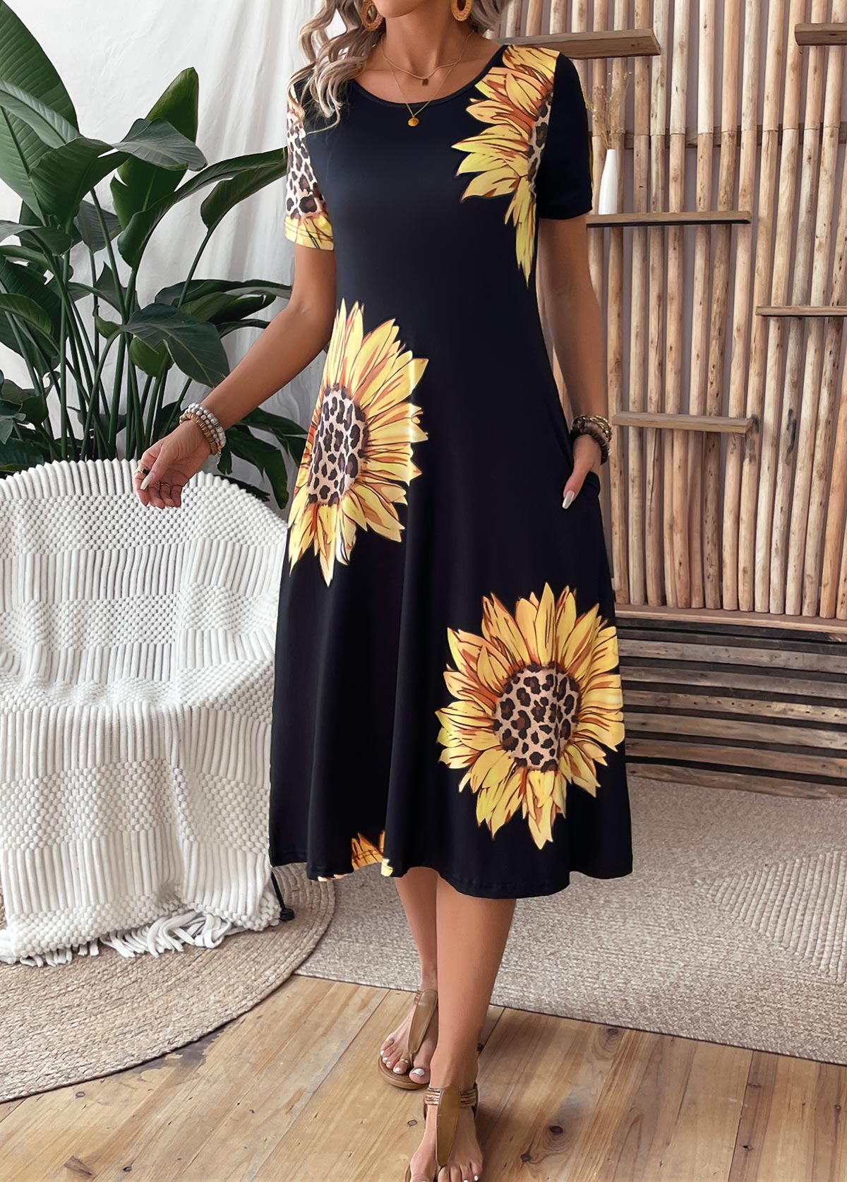 Black Pocket Sunflower Print Short Sleeve Round Neck Dress