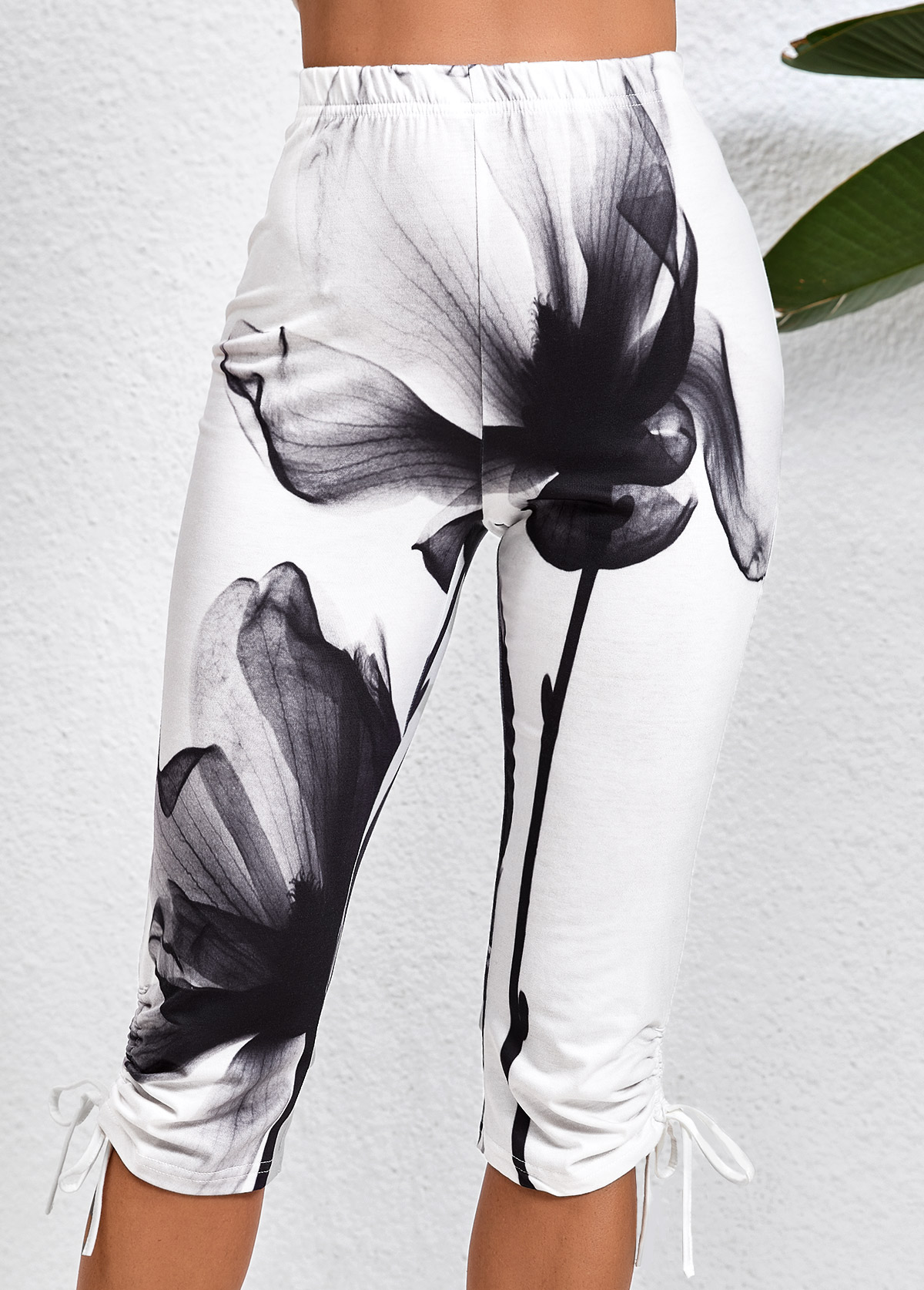 White Drawstring Ink Painting Print Skinny Elastic Waist Pants