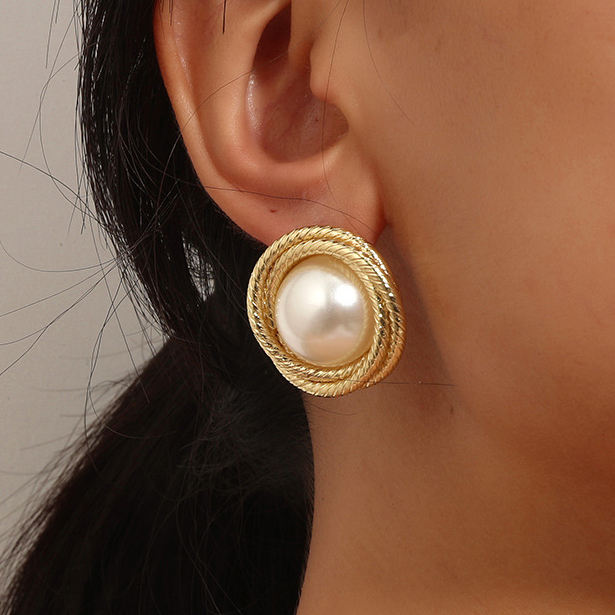 Gold Round Alloy Pearl Design Earrings