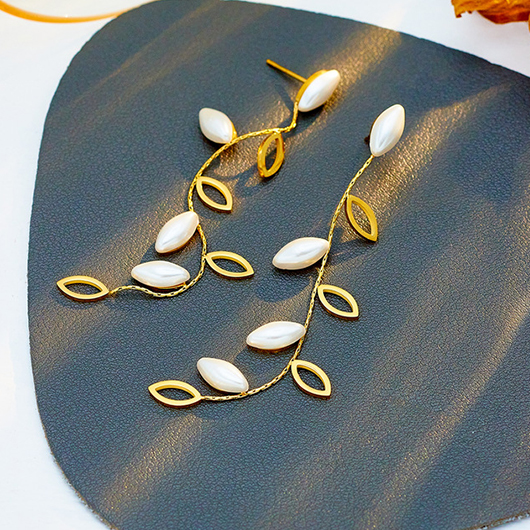 Gold Leaf Hollow Geometric Pearl Earrings