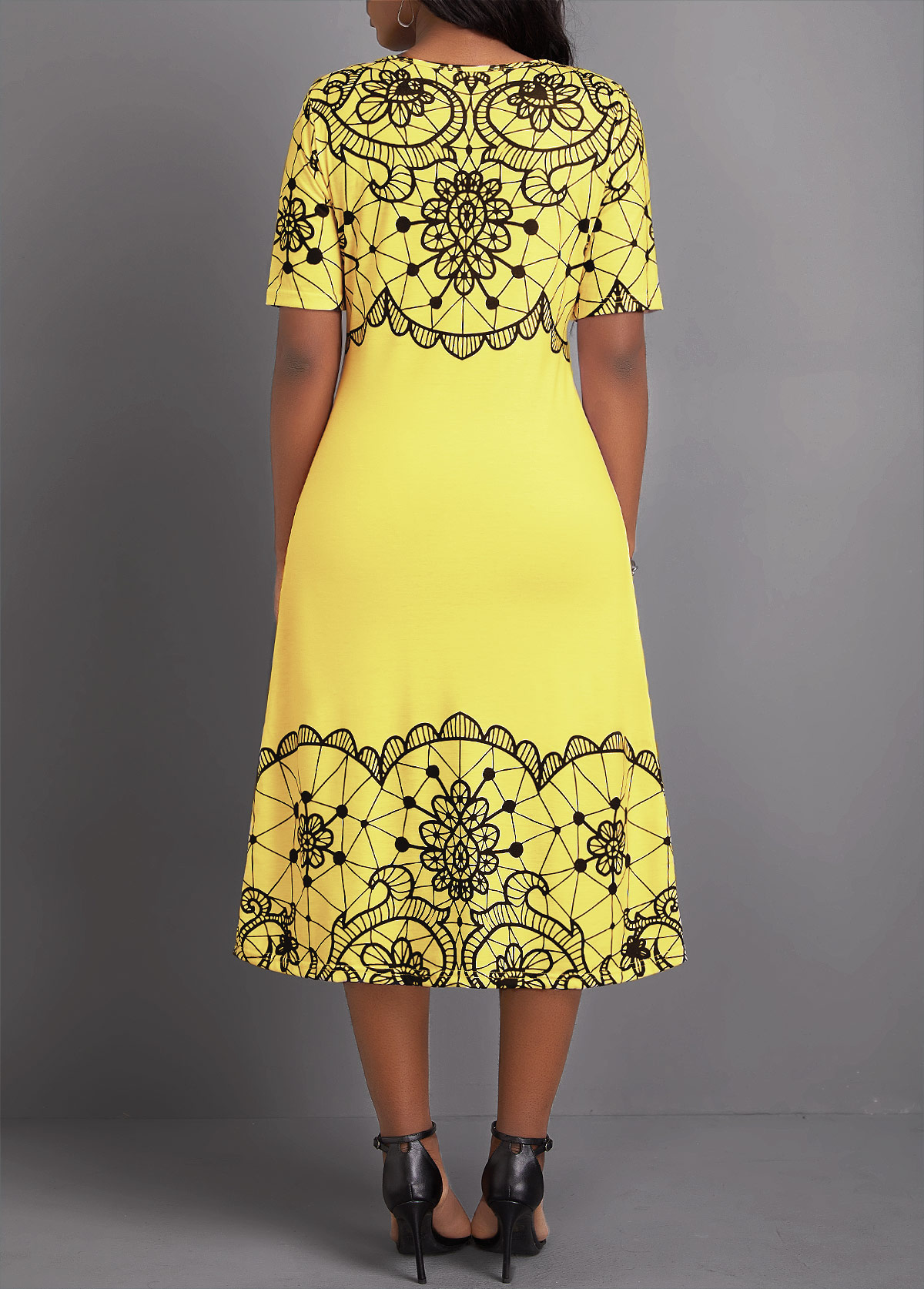 Light Yellow Geometric Print Short Sleeve Round Neck Dress