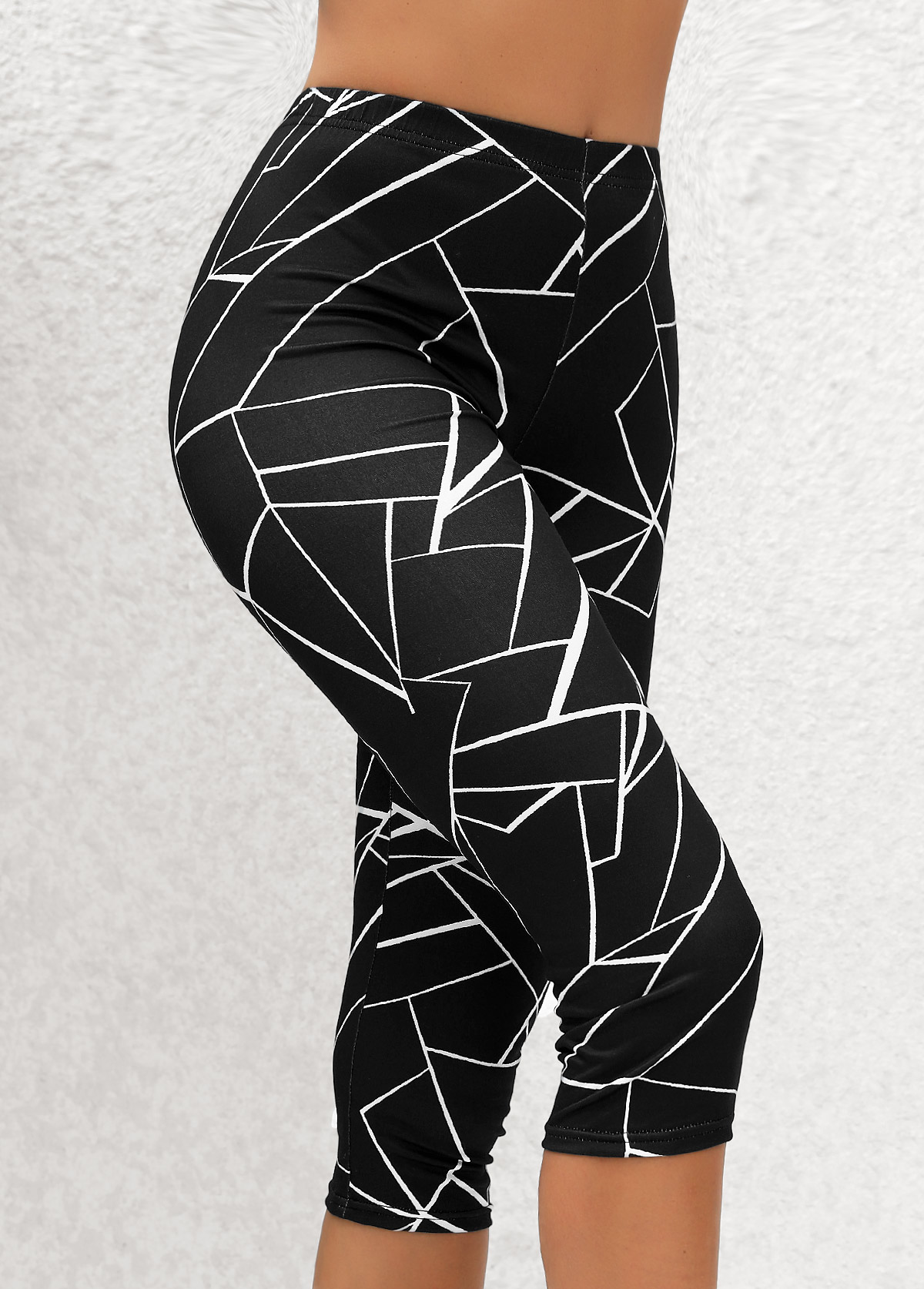 Black Geometric Print High Waisted Capri Elastic Waist Leggings