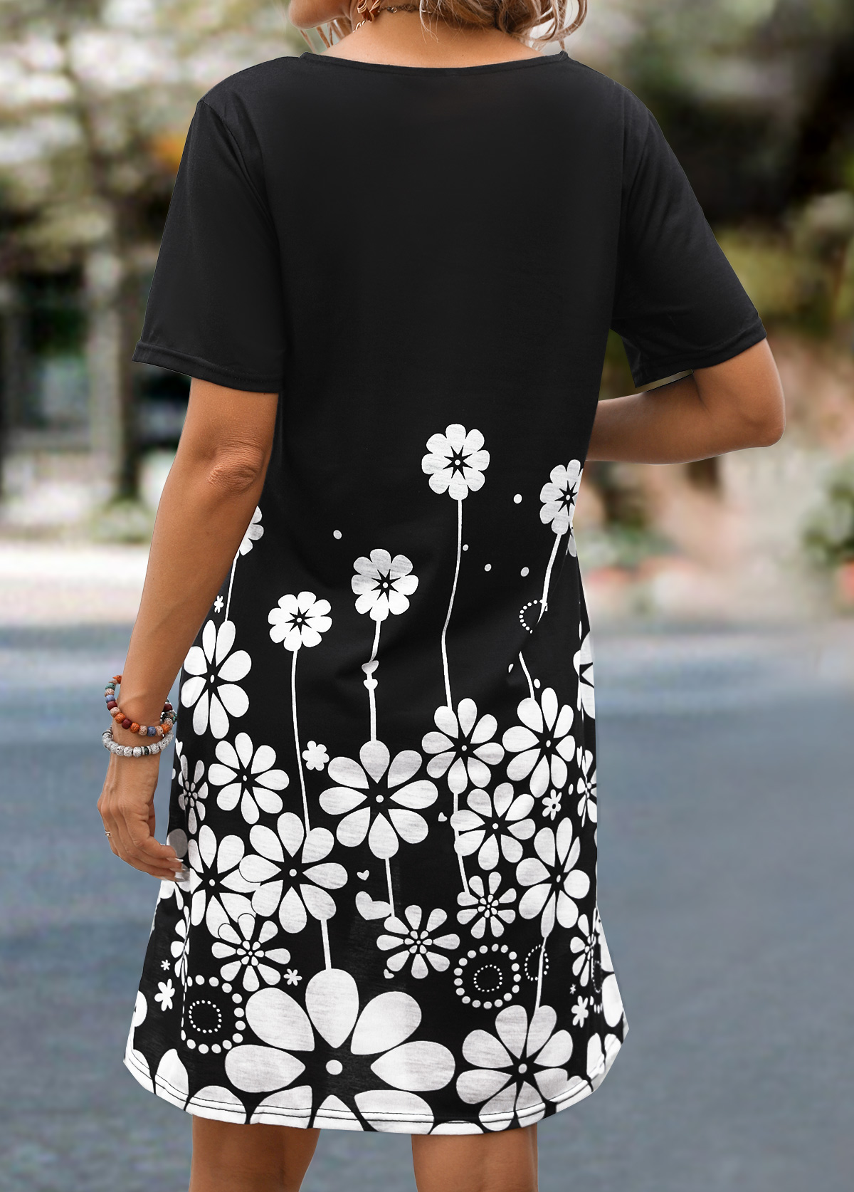 Black Pocket Floral Print Short Sleeve Shift Dress
