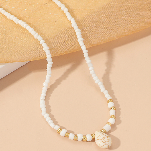 Beaded Seashell Detail White Polyresin Necklace