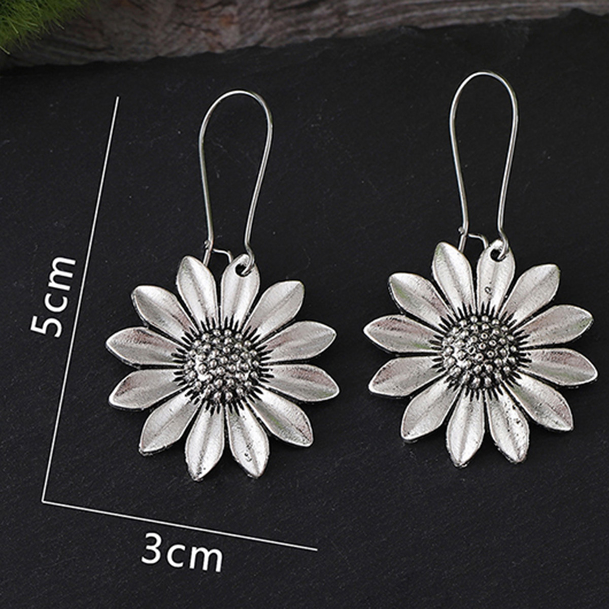 Silvery White Alloy Sunflower Design Earrings | picture 