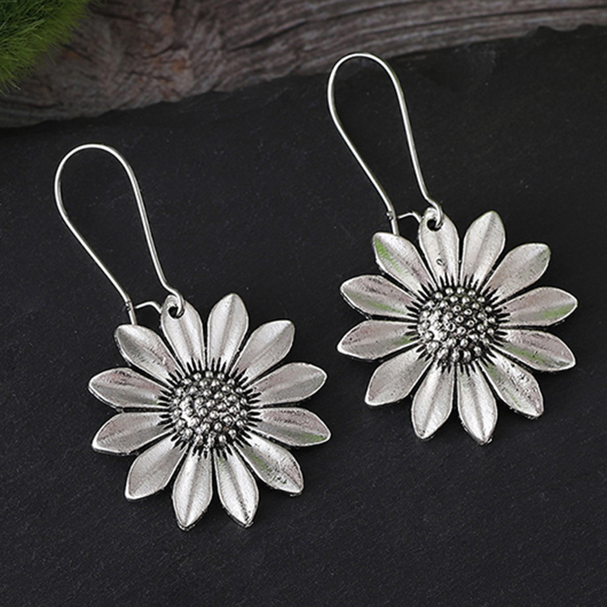 Silvery White Alloy Sunflower Design Earrings | picture 