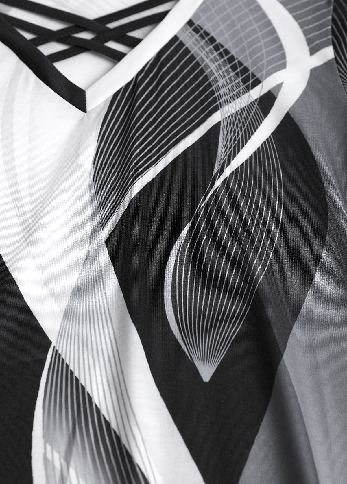 Plus Size Black Criss Cross Geometric Print T Shirt | picture 