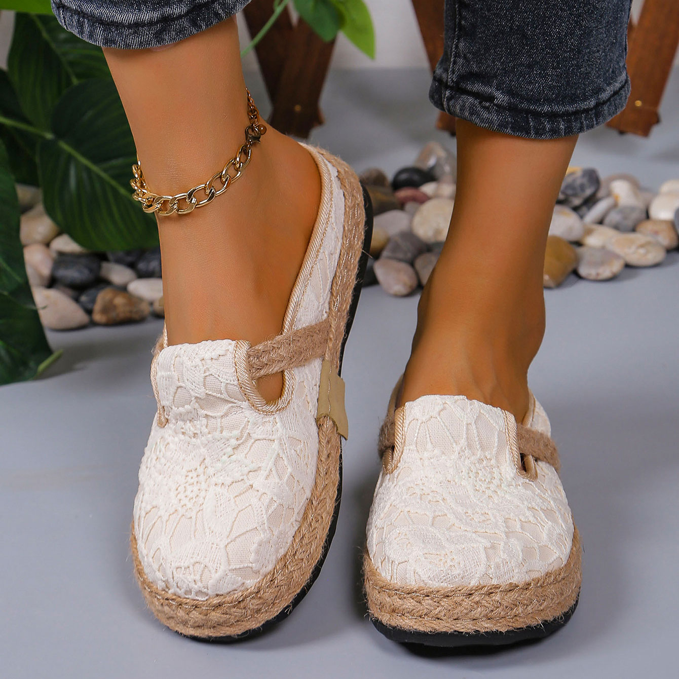 Beige Canvas Detail Closed Toe Falt | picture 