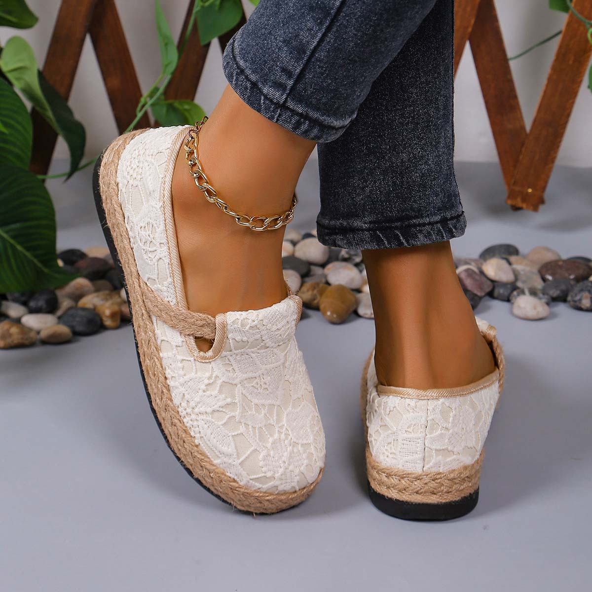 Beige Canvas Detail Closed Toe Falt | picture 