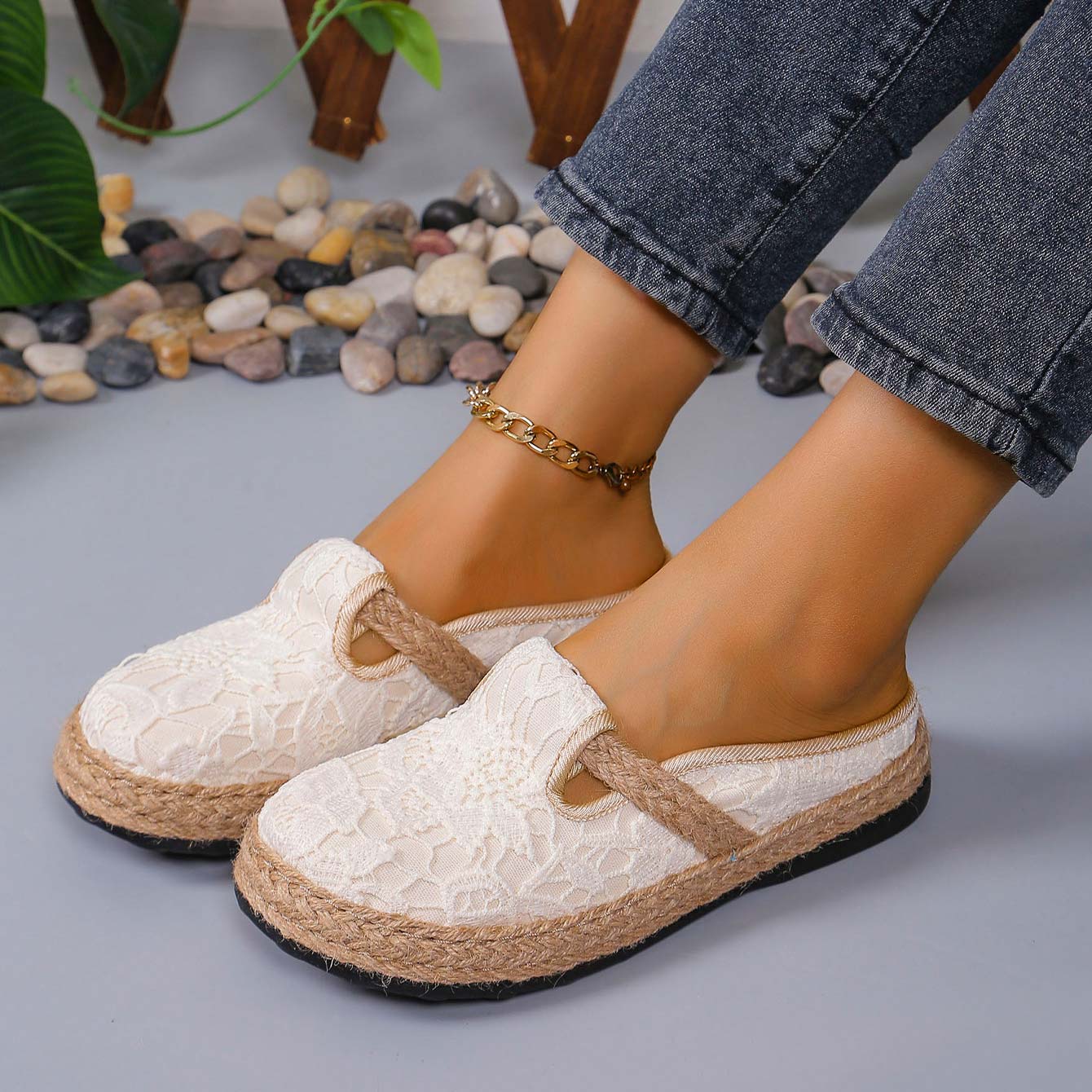 Beige Canvas Detail Closed Toe Falt | picture 