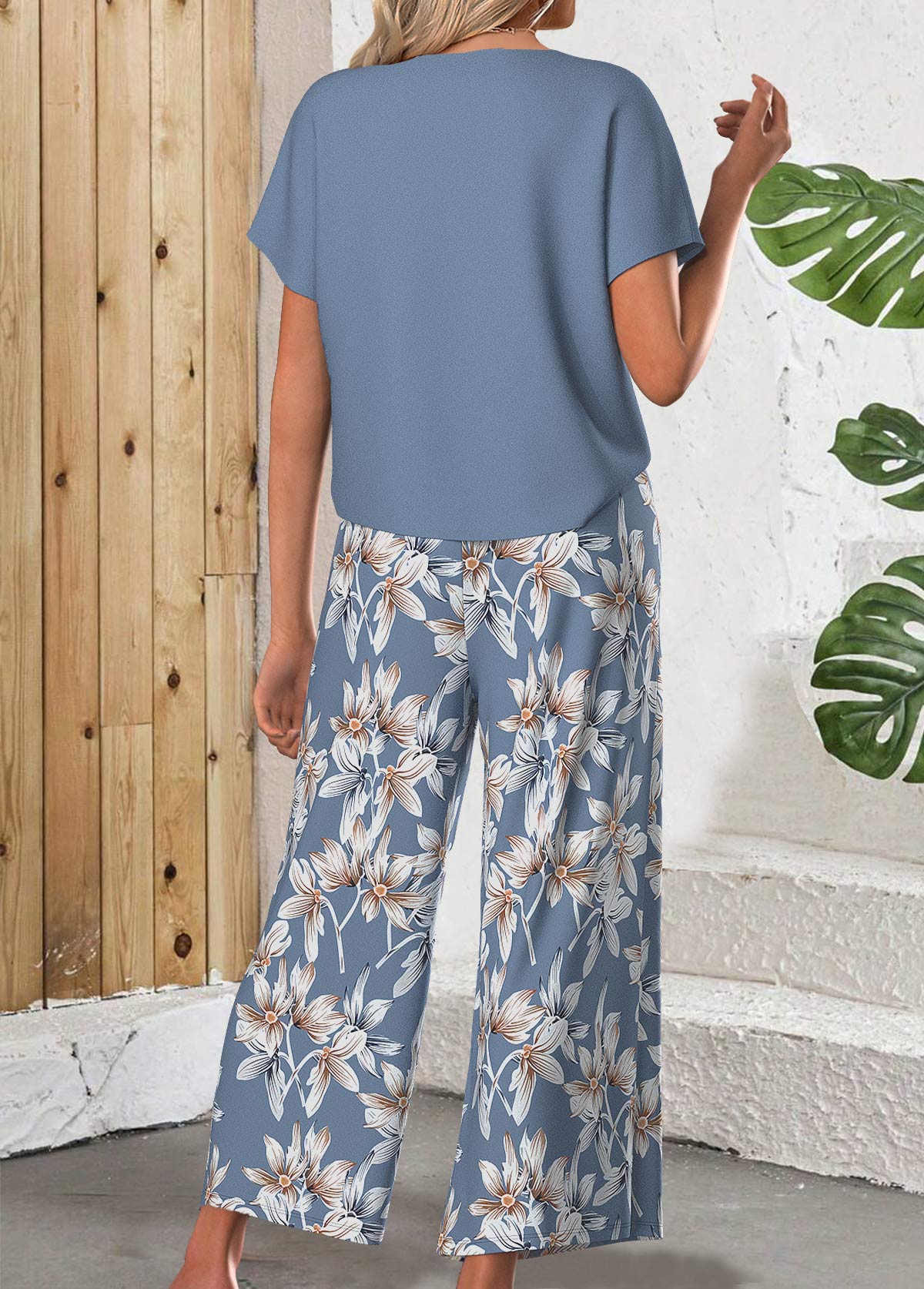 Blue Lightweight Floral Print Short Sleeve Top and Pants | picture 