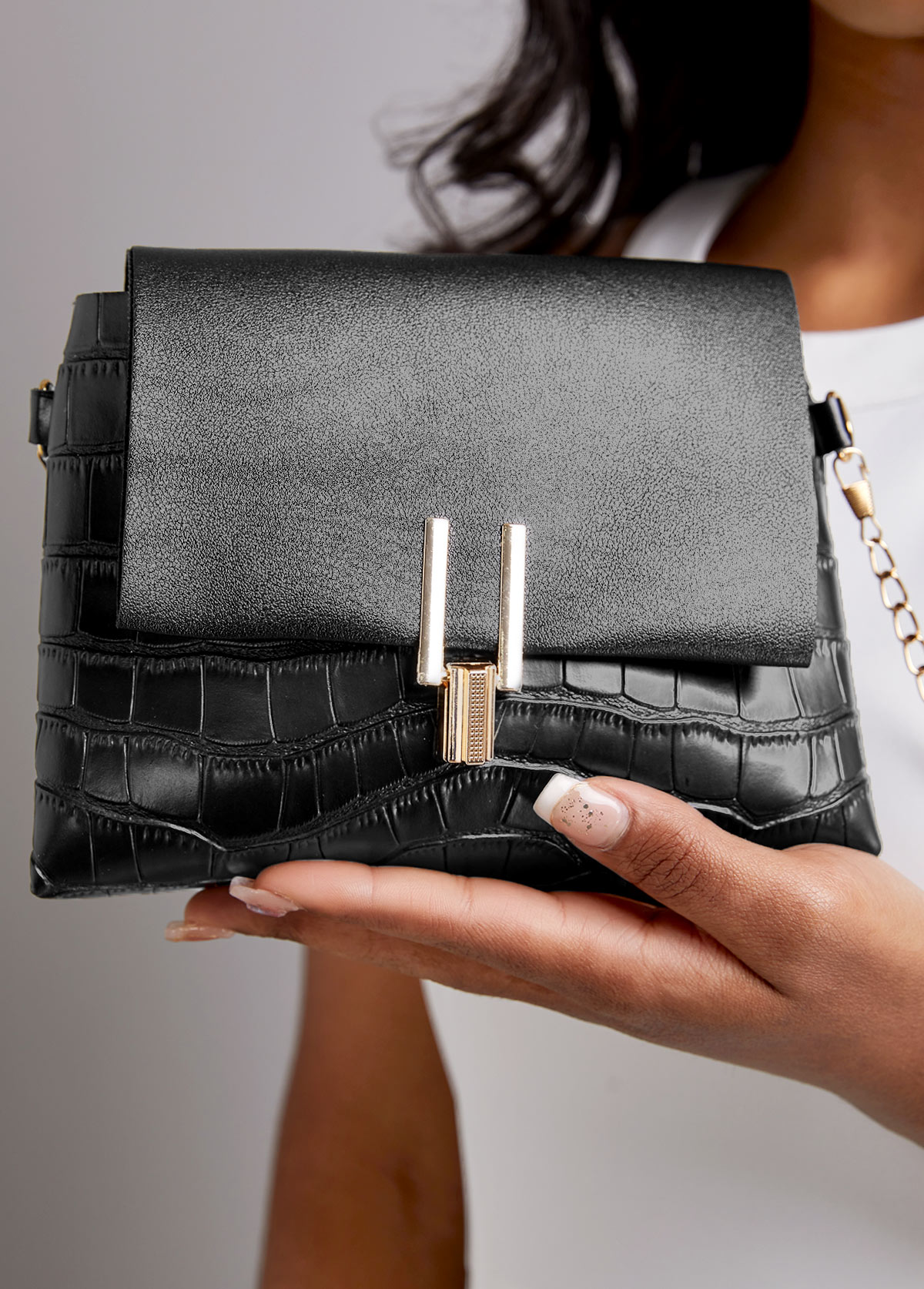 Black Pushlock Chains Design Shoulder Bag | picture 